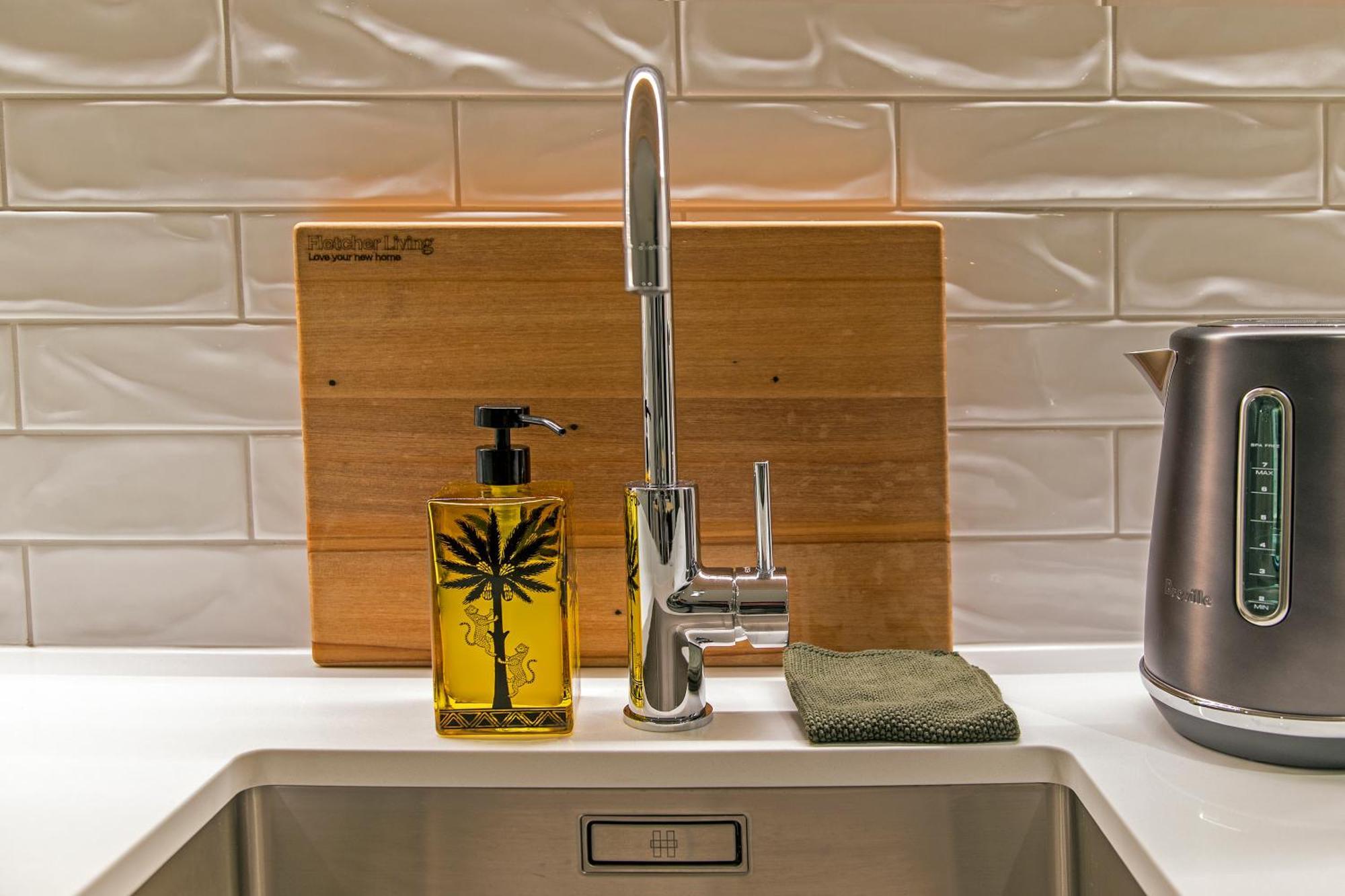 Funk In The City - Luxury Laneway Apartment With Single Garage Christchurch Esterno foto